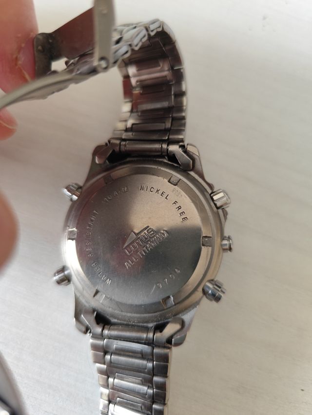 Reloj Lotus Titanium