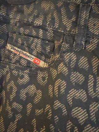 Pantalon vaquero leopardo diesel
