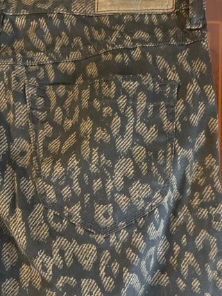 Pantalon vaquero leopardo diesel