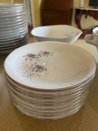 Vajilla de porcelana antigua