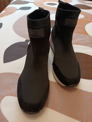Botas Xti negras 