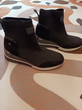 Botas Xti negras 