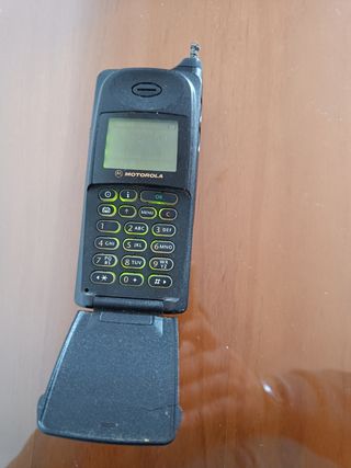 Teléfono Motorola 8700