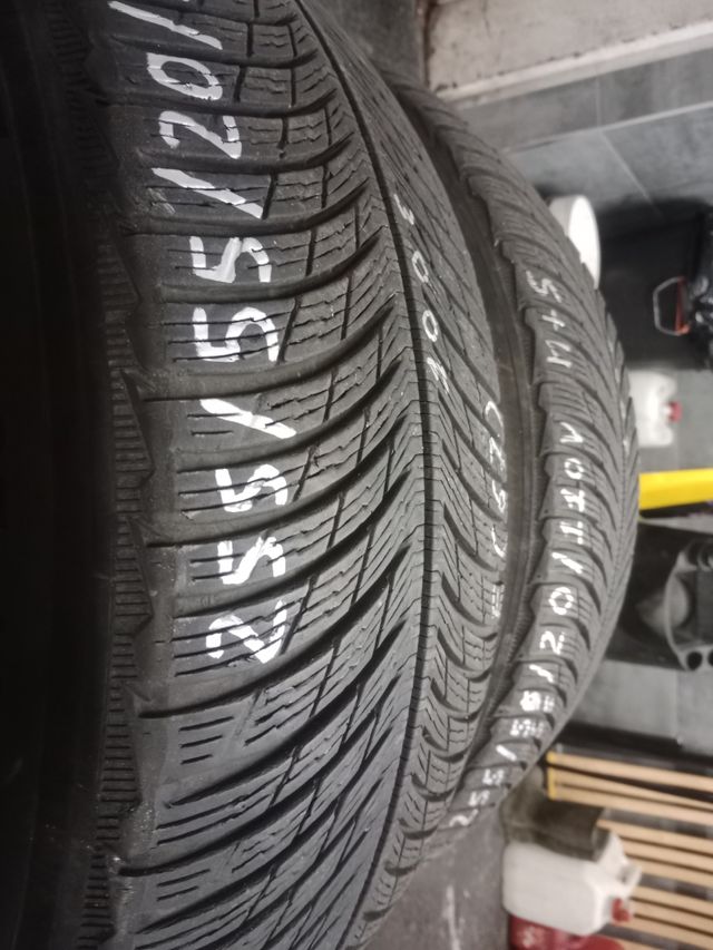 E67. 255.55.20.110V M*S Michelin
