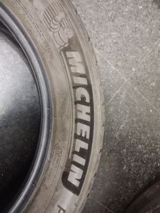 E67. 255.55.20.110V M*S Michelin 
