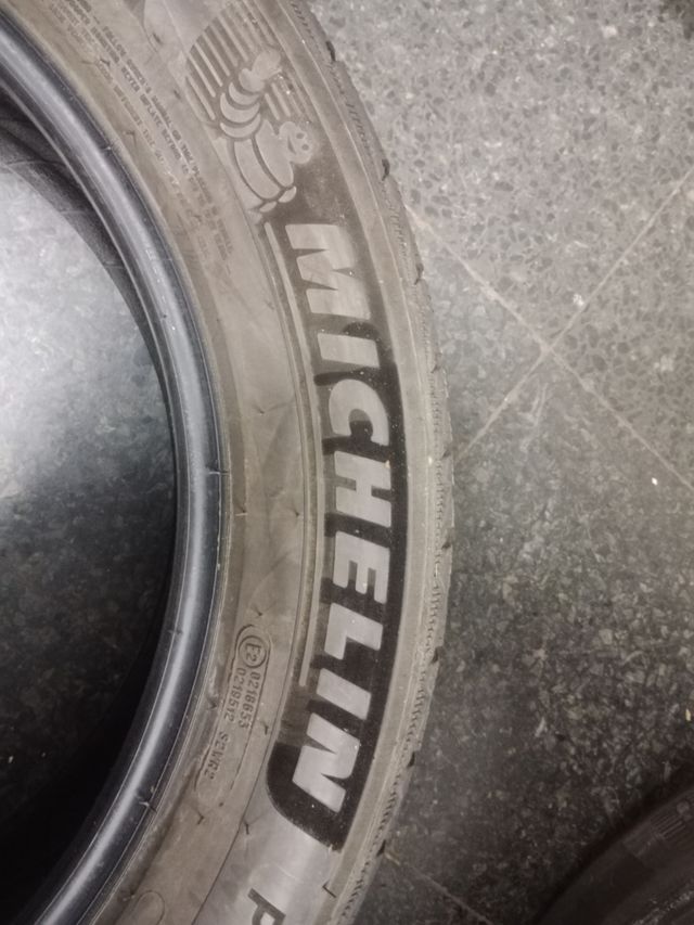 E67. 255.55.20.110V M*S Michelin