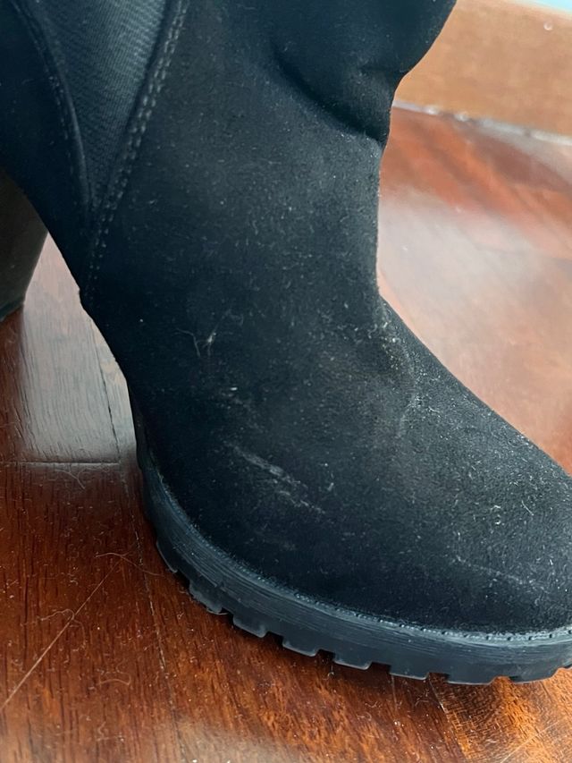 Stivaletti Bershka neri scamosciati