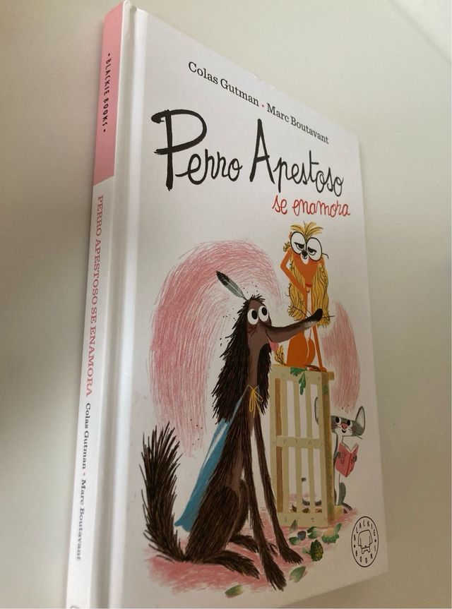 Perro Apestoso se enamora (Spanish Edition)