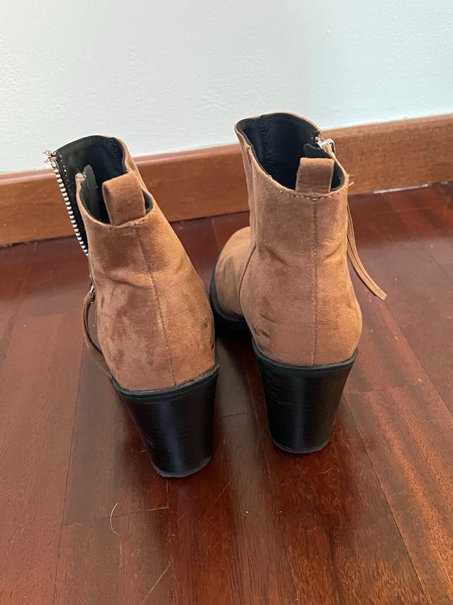 Stivaletti HM marroncino scamosciati