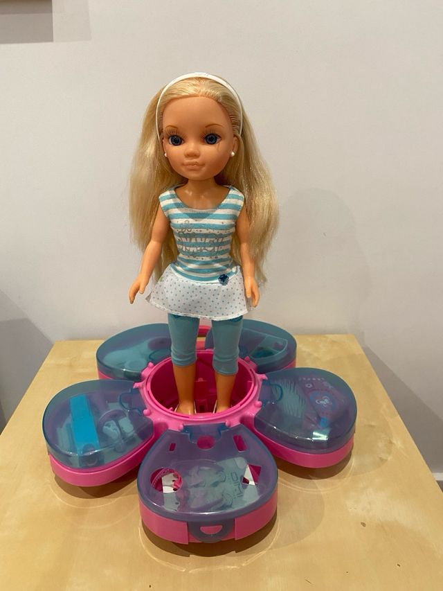 Nancy peluqueria mas 6 vestidos