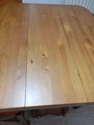Mesa y sillas de cocina, se venden también por sep