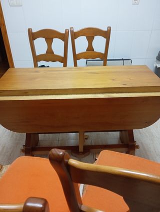Mesa y sillas de cocina, se venden también por sep