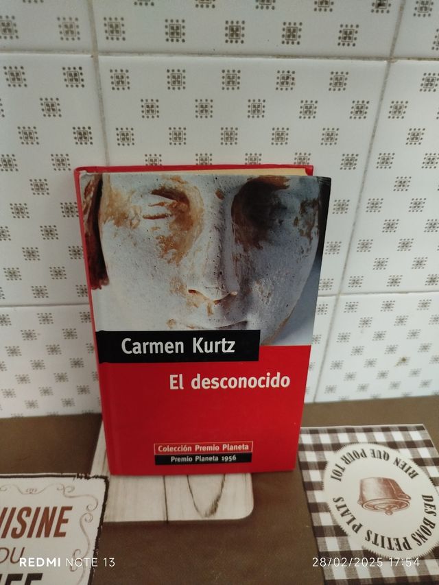 Libro el desconocido Carmen Kurt