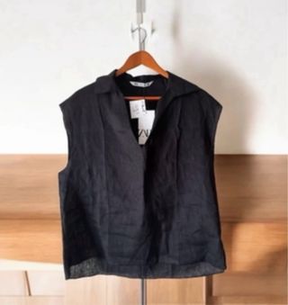 Blusa sin mangas lino negro de Zara Nuevo Talla M