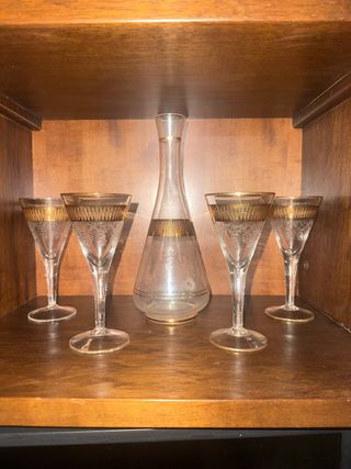 Set bottiglia e 4 calici 