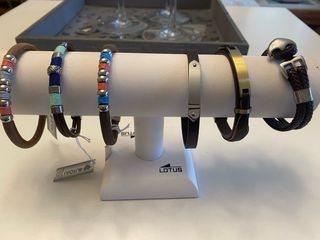 Pulseras De de cuero y acero y colores de hombre