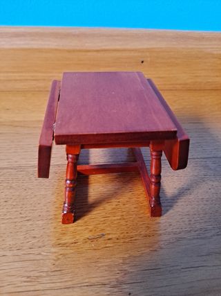Mesa plegable para casa de muñecas 1.12.