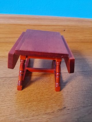 Mesa plegable para casa de muñecas 1.12.