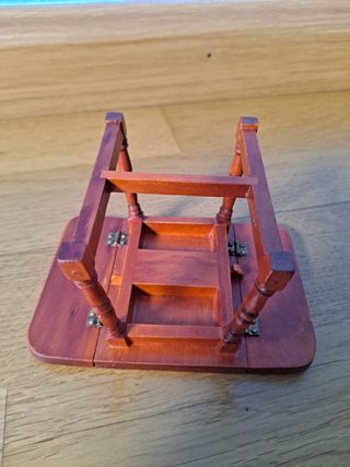 Mesa plegable para casa de muñecas 1.12.
