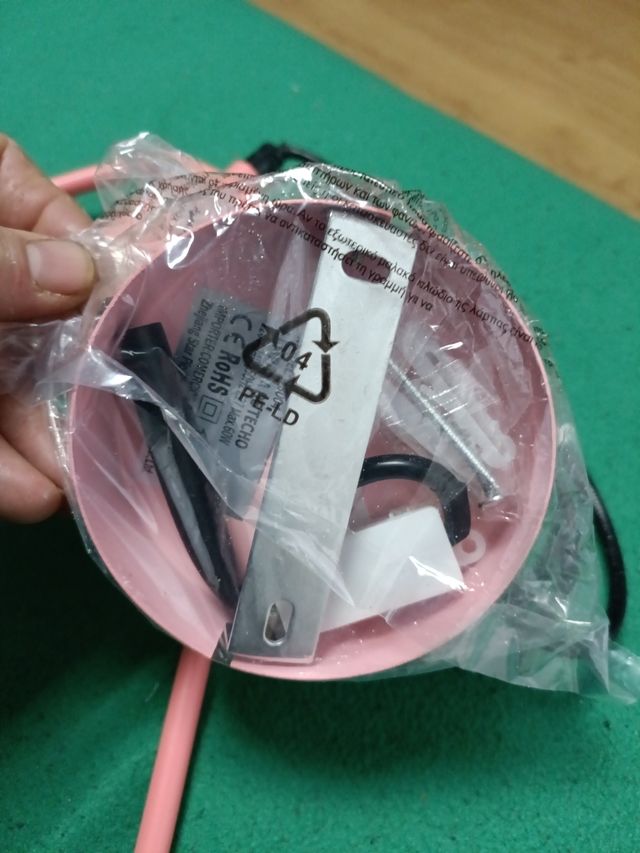 Lámpara de techo en color rosa con REGALO