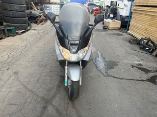 Despiece piaggio x8 125 13.000 km