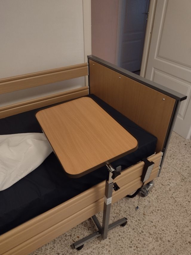 Letto BASIC per anziani