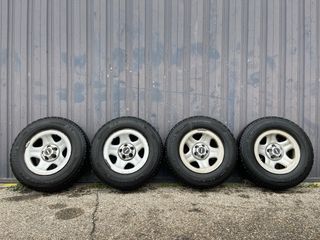 Llantas Jeep con neumáticos Michelín