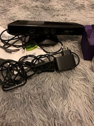 Kinect xbox 360 en su caja y manuales