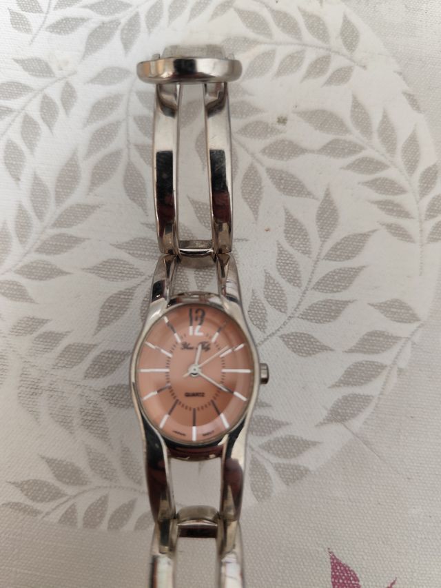 Reloj pulsera  antiguo marca Quartz