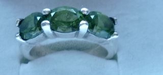 Anillo de plata, trilogía de peridotos.