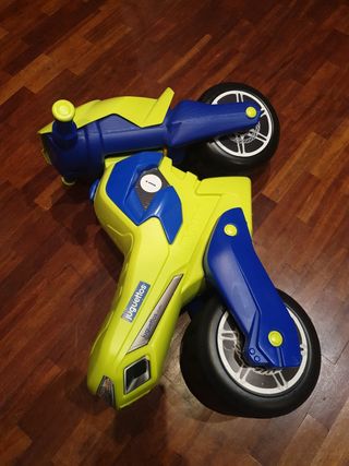 Moto correpasillos para niño