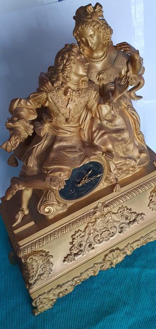 Reloj palaciego estilo francés con oro soldado