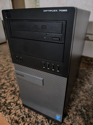 Dell i7, 24 GB di RAM, SSD da 500 GB. Wi-Fi.