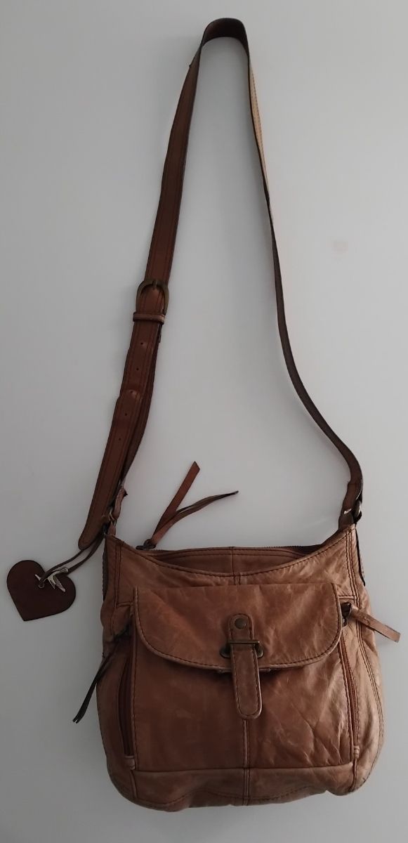 Bandolera en piel lavada