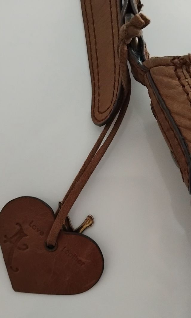 Bandolera en piel lavada