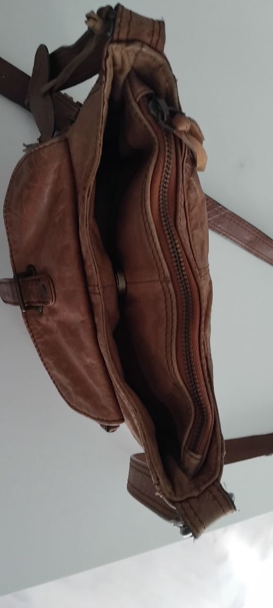 Bandolera en piel lavada