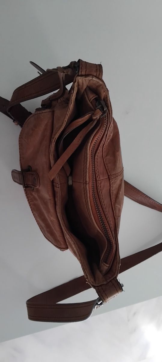 Bandolera en piel lavada