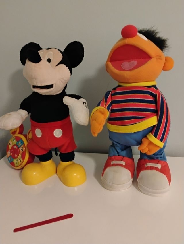 Bambole a batteria di 25 anni 