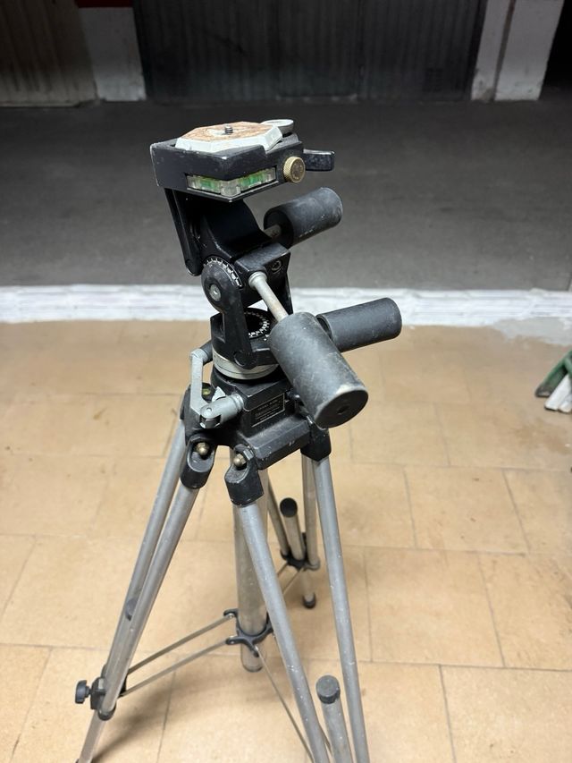 TRIPODE PROFESIONAL MANFROTTO CON CABEZAL 3D