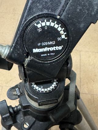 TRIPODE PROFESIONAL MANFROTTO CON CABEZAL 3D