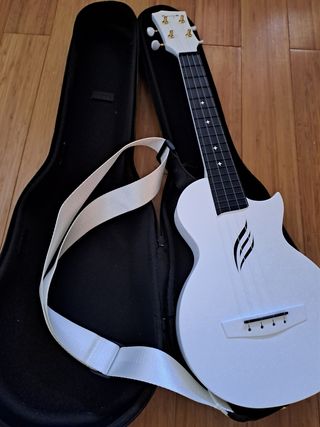Enya Nova-U ukulele