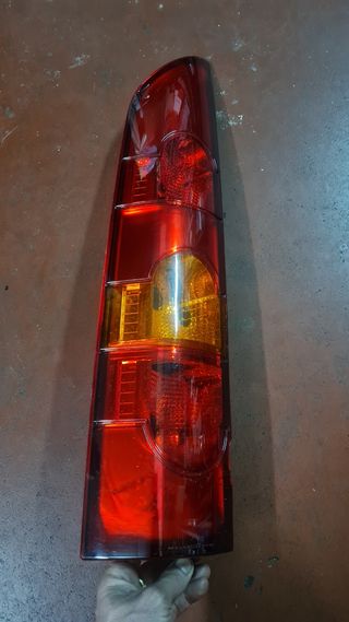 Piloto trasero izquierdo renault kangoo 2007