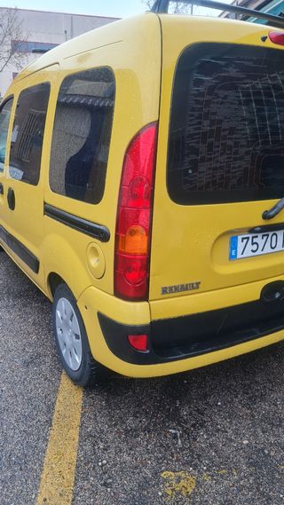 Piloto trasero izquierdo renault kangoo 2007