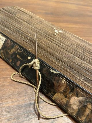 Manuscrito budista antiguo en hojas de palma