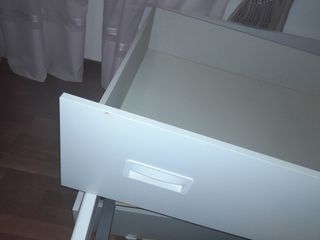Cajón grande bajo cama
