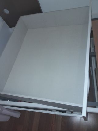 Cajón grande bajo cama