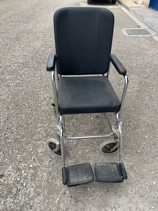 NUEVA Silla de ruedas
