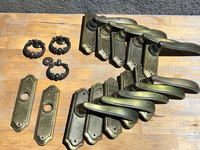 Manetas laton antiguas