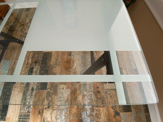 Mesa escritorio o comedor cristal Ikea