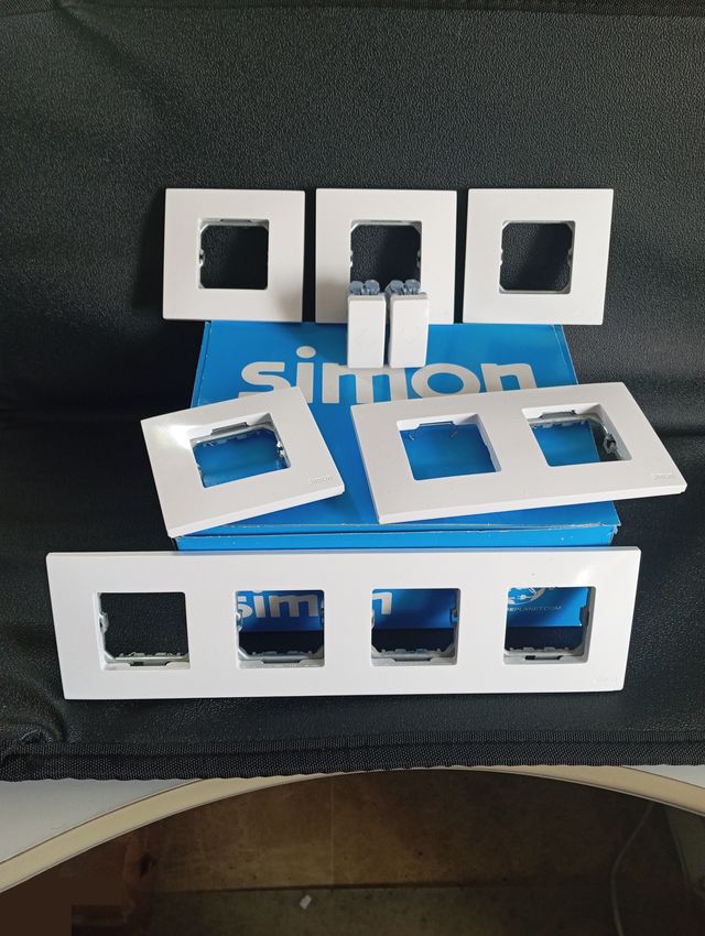 Simon 27 Play Marcos + Pulsador de persiana blanco